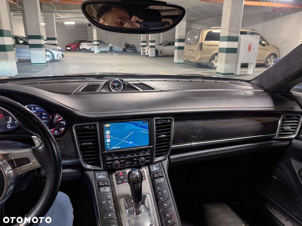 Porsche Panamera GTS PDK - 16