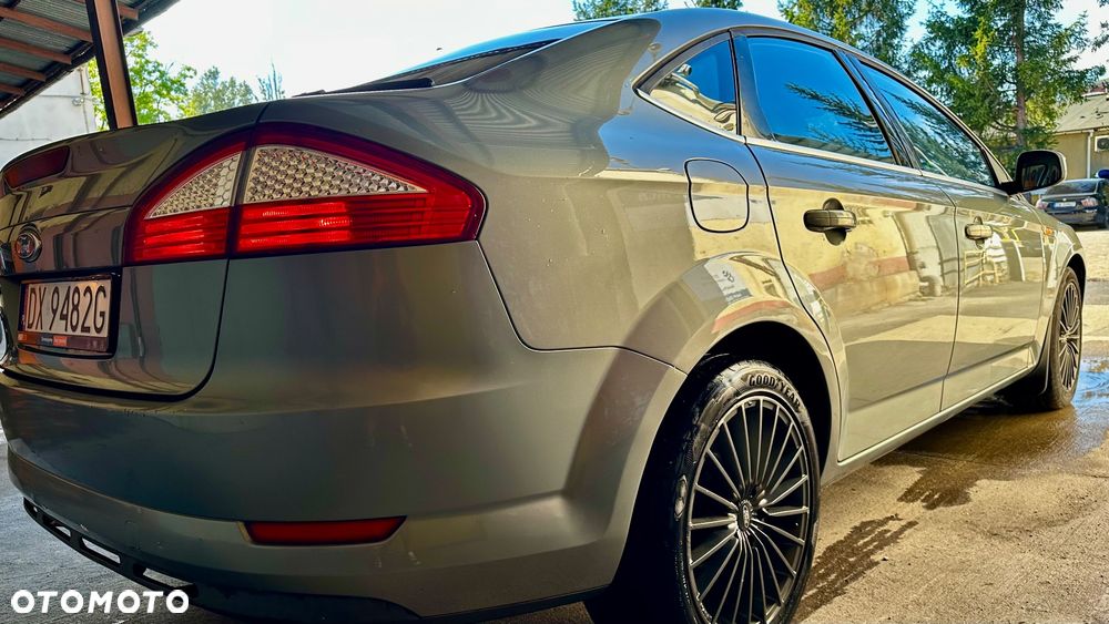 Ford Mondeo 2.5 Titanium - 10