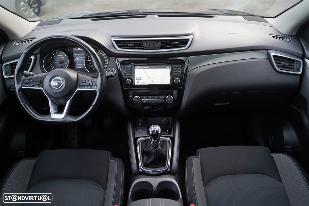 Nissan Qashqai 1.5 dCi N-Connecta 18 - 16