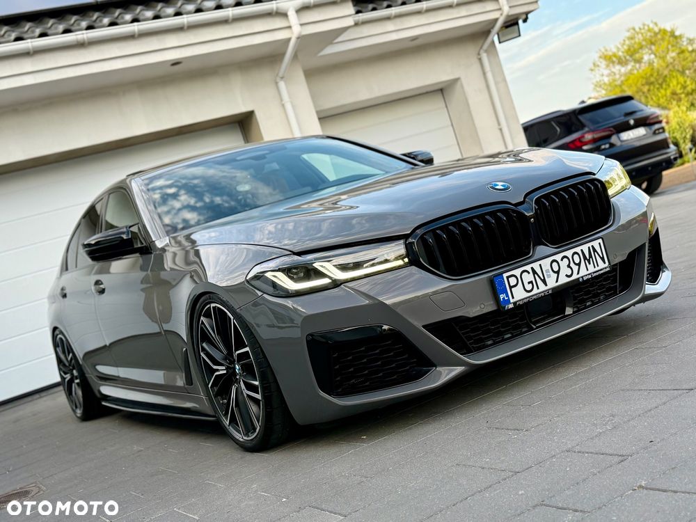 BMW Seria 5 M550i xDrive - 1