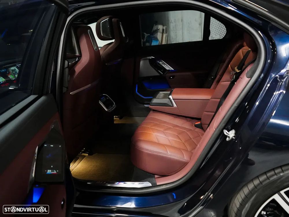 BMW 760 M760e xDrive - 27