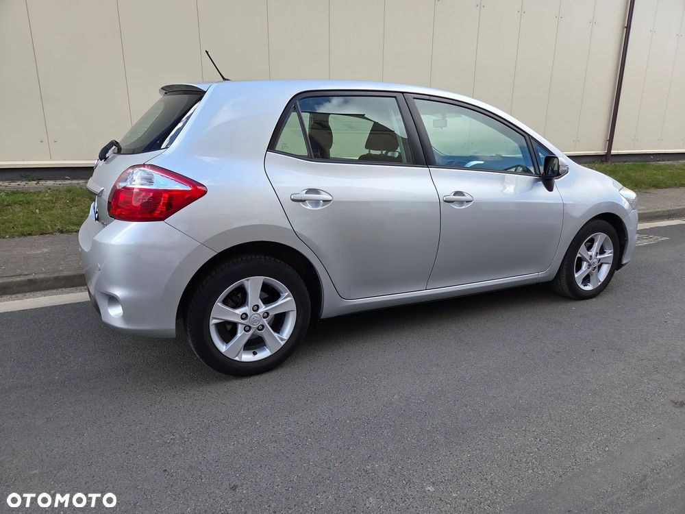 Toyota Auris 1.6 Sol - 10