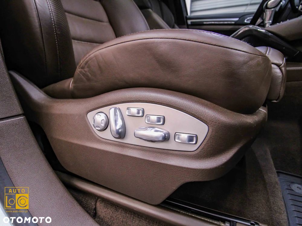 Porsche Cayenne S Diesel Platinum Edition - 32