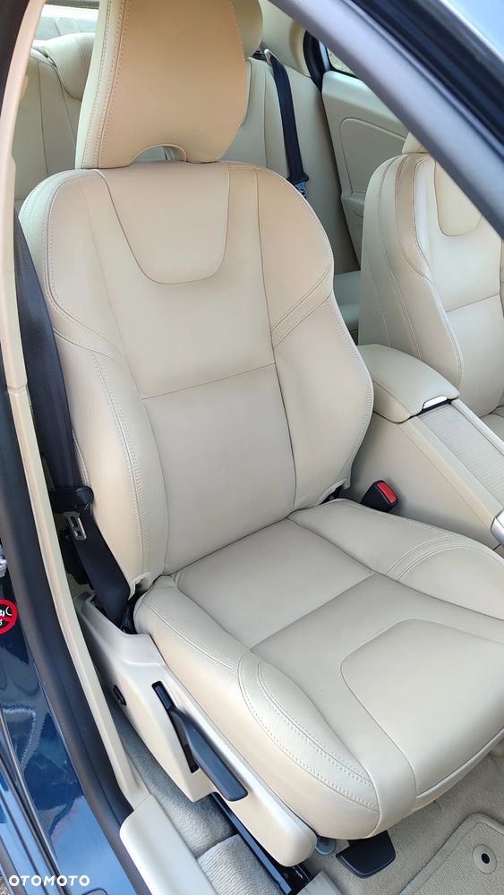 Volvo S60 D4 Drive-E Momentum - 24