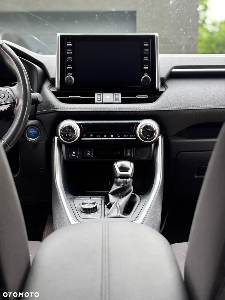 Toyota RAV4 - 8
