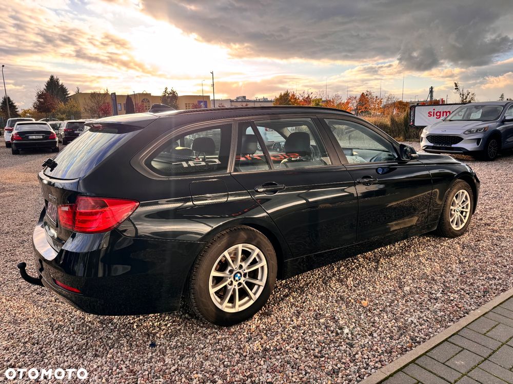 BMW Seria 3 320i Touring - 6