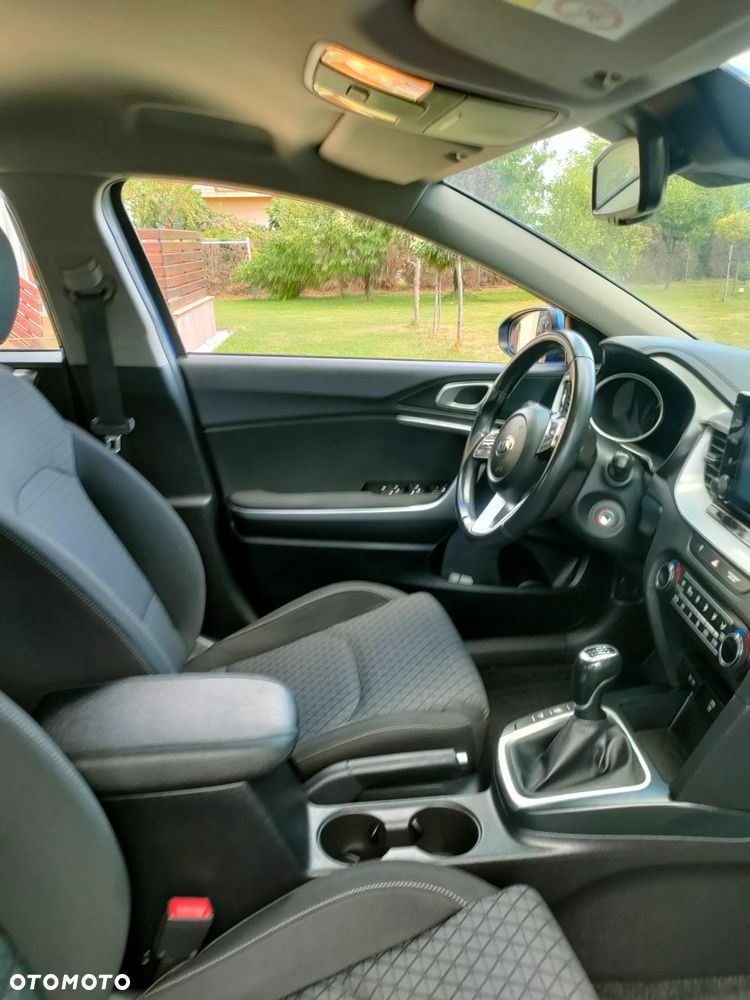 Kia Ceed 1.5 T-GDI M - 3