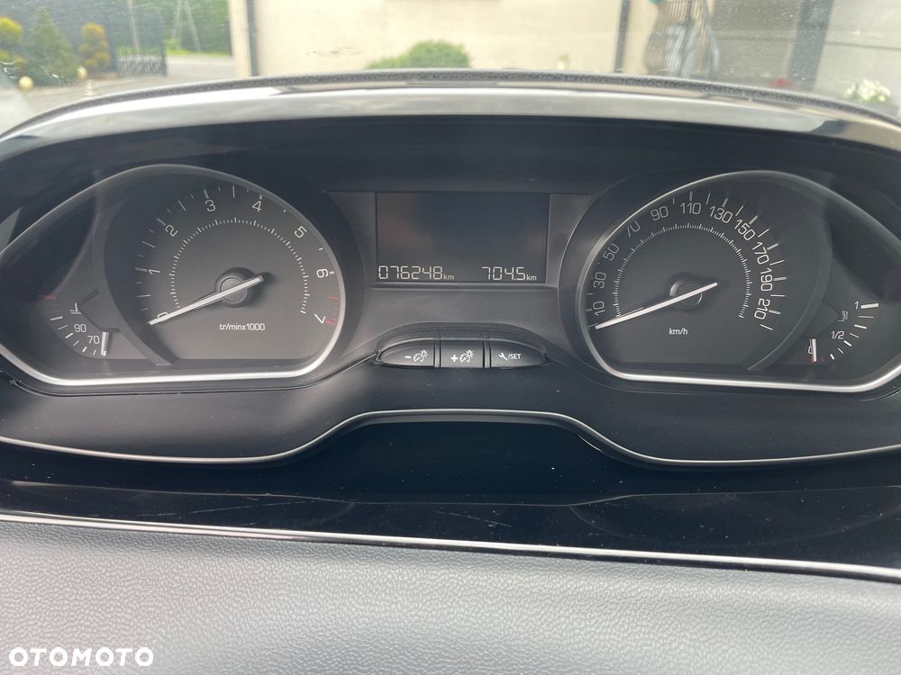 Peugeot 208 82 PureTech Style - 22