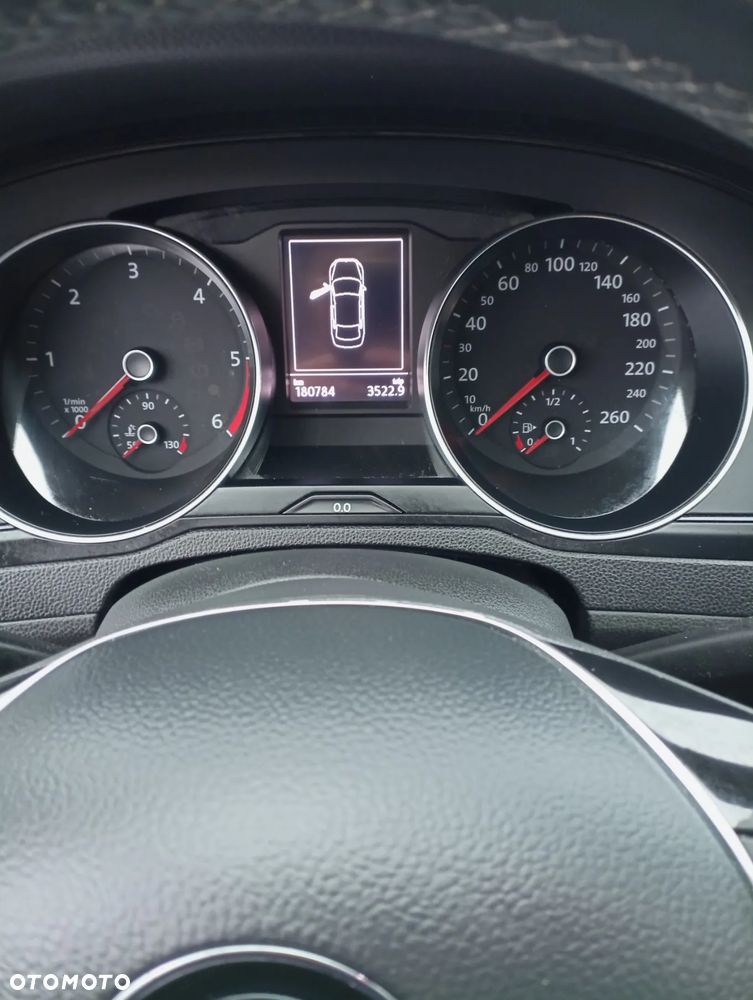 Volkswagen Passat 2.0 TDI BMT Trendline - 9