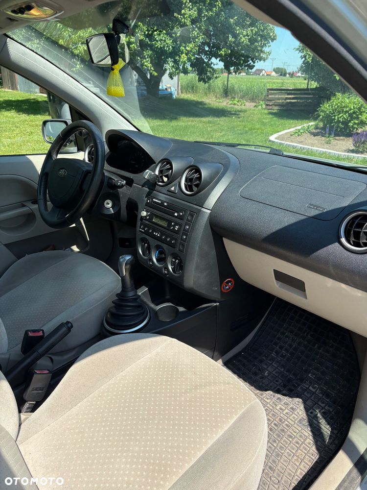 Ford Fiesta 1.4 Ghia - 7