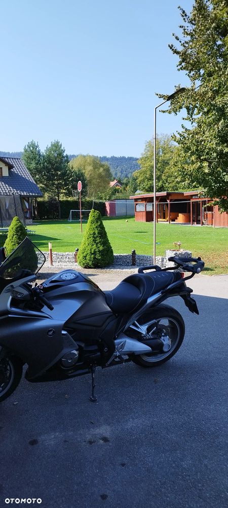 Honda VFR - 3