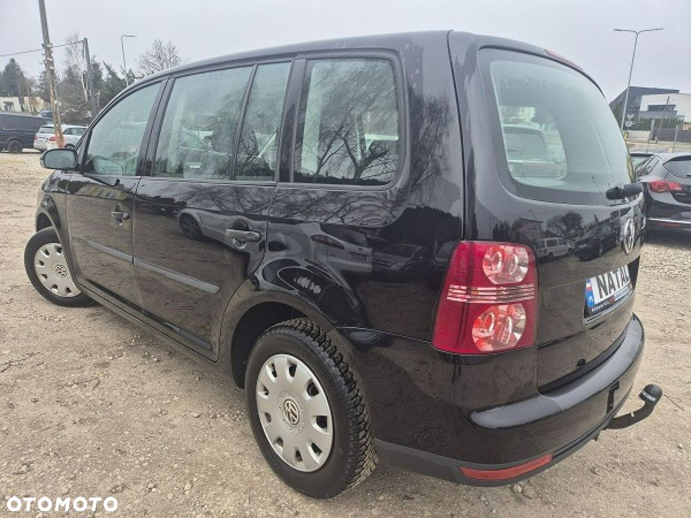 Volkswagen Touran - 4