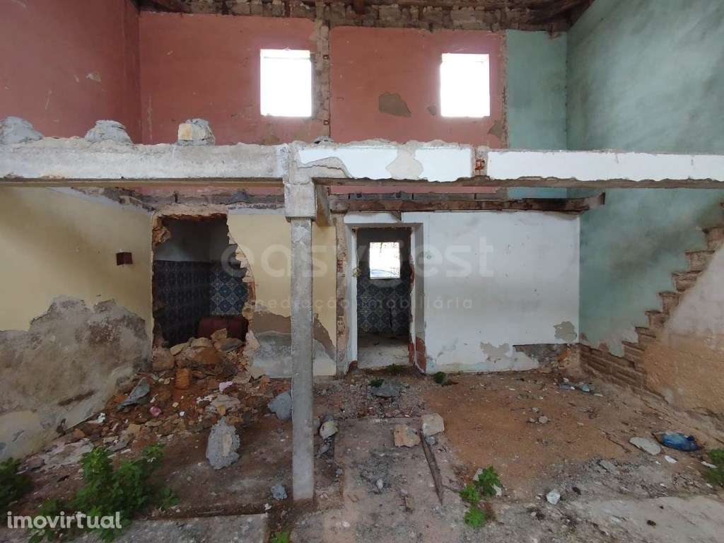 Moradia de dois pisos para reconstrução, em Casal da Légua, Condeix... - Grande imagem: 2/13