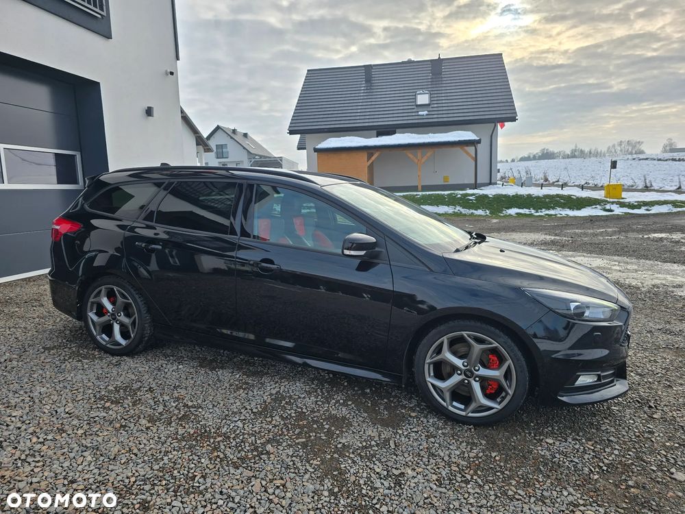 Ford Focus 2.0 EcoBoost ST mit Leder-Exclusiv-Paket - 6