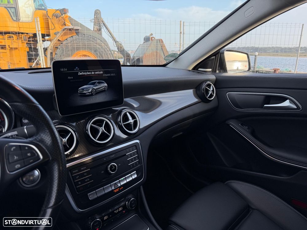 Mercedes-Benz CLA 220 d 4Matic 7G-DCT AMG Line - 5