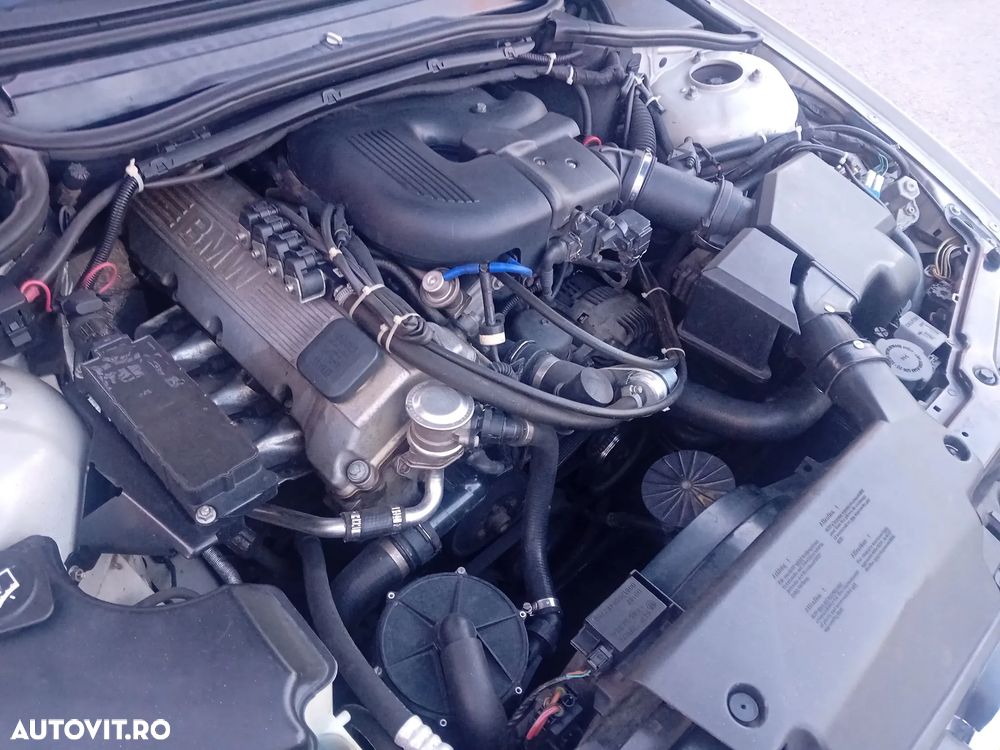 BMW Seria 3 316i - 1