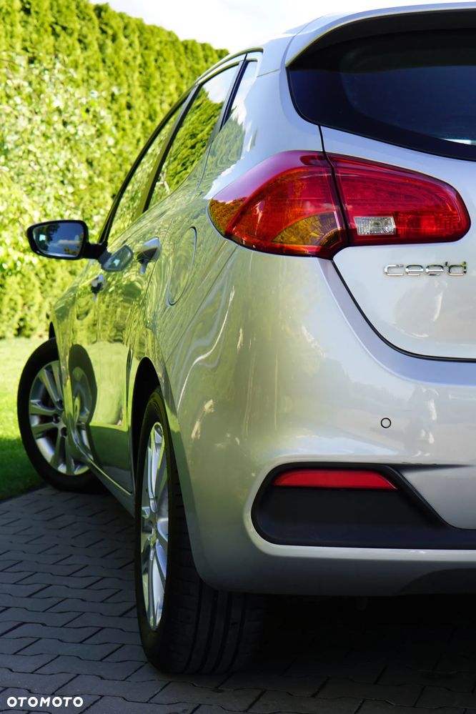 Kia Ceed - 10