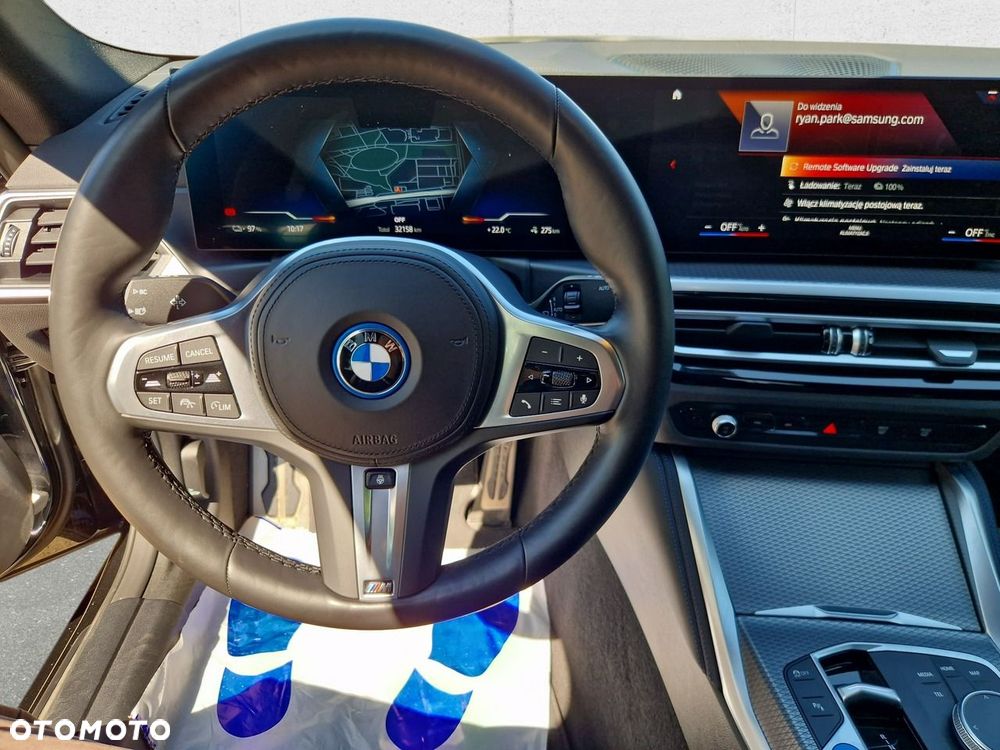 BMW i4 - 18