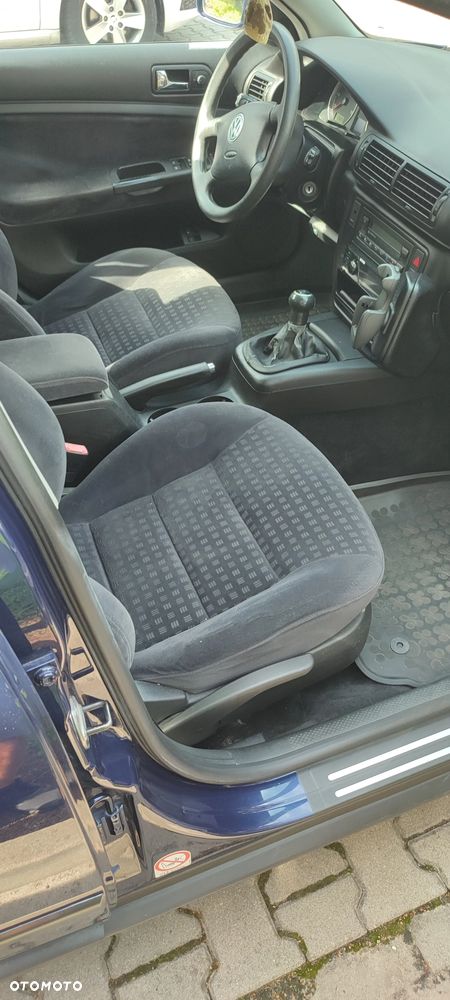 Volkswagen Passat 1.9 TDI - 14