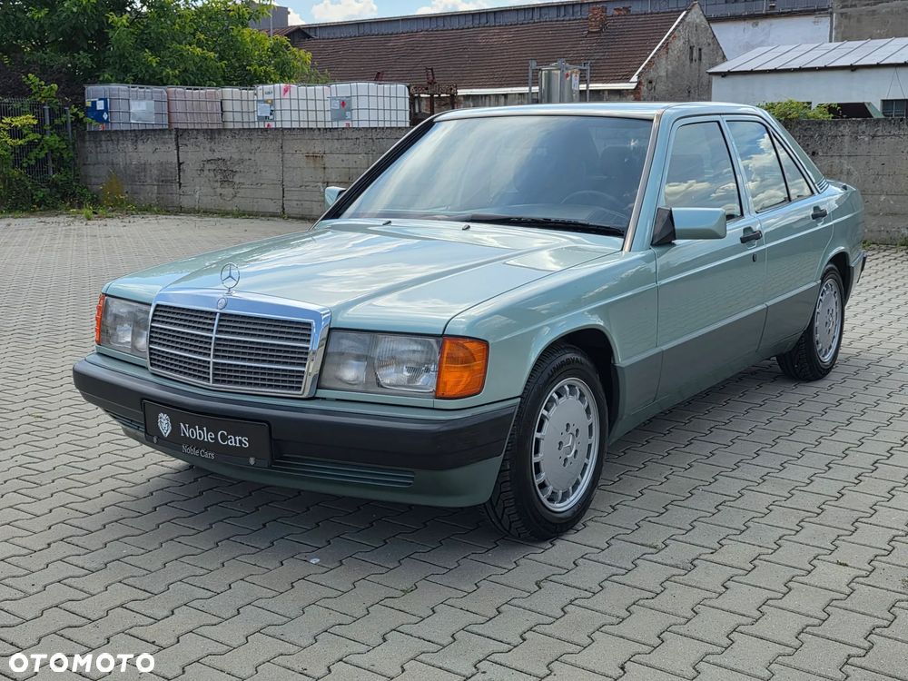 Mercedes-Benz W201 (190) - 4
