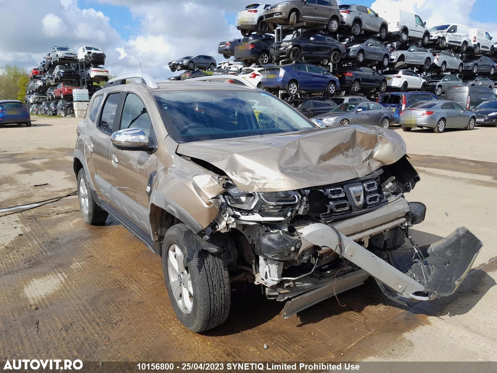 Dezmembrez Dacia Duster 1,6i HDJ Auriu - 9