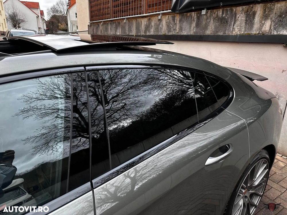 Porsche Panamera 4S Executive - 30