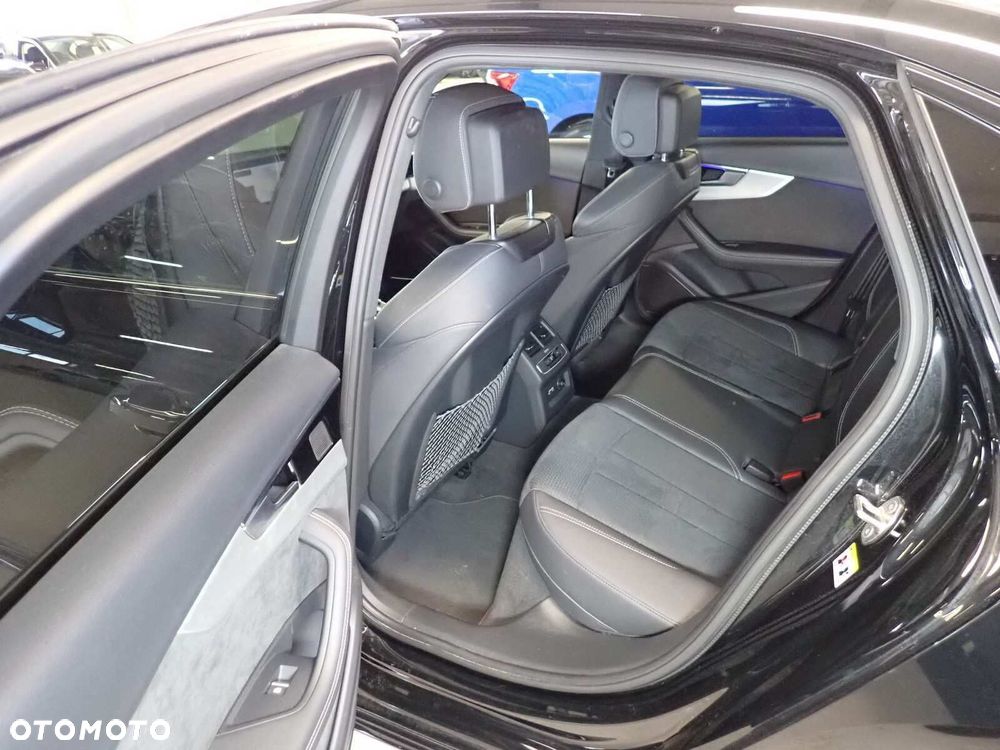 Audi A4 Limousine - 10