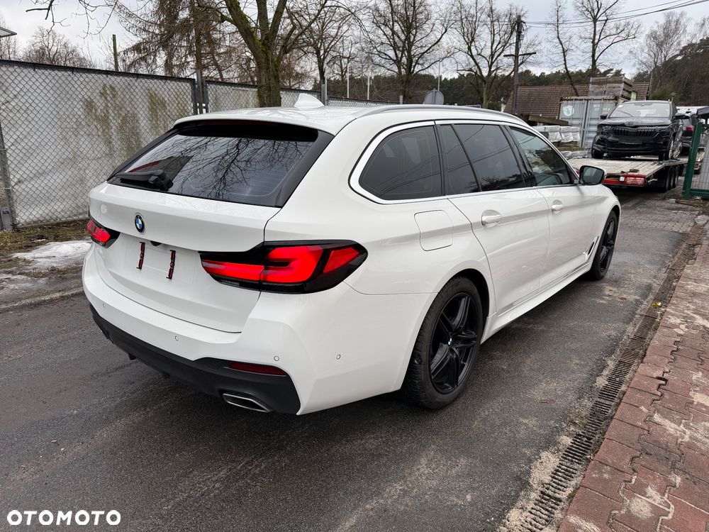 BMW Seria 5 530i xDrive M Sport Edition - 3