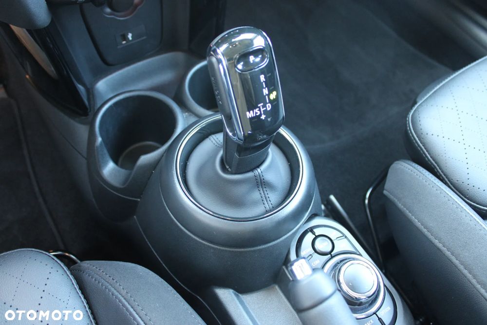 MINI Cooper Classic Trim - 19