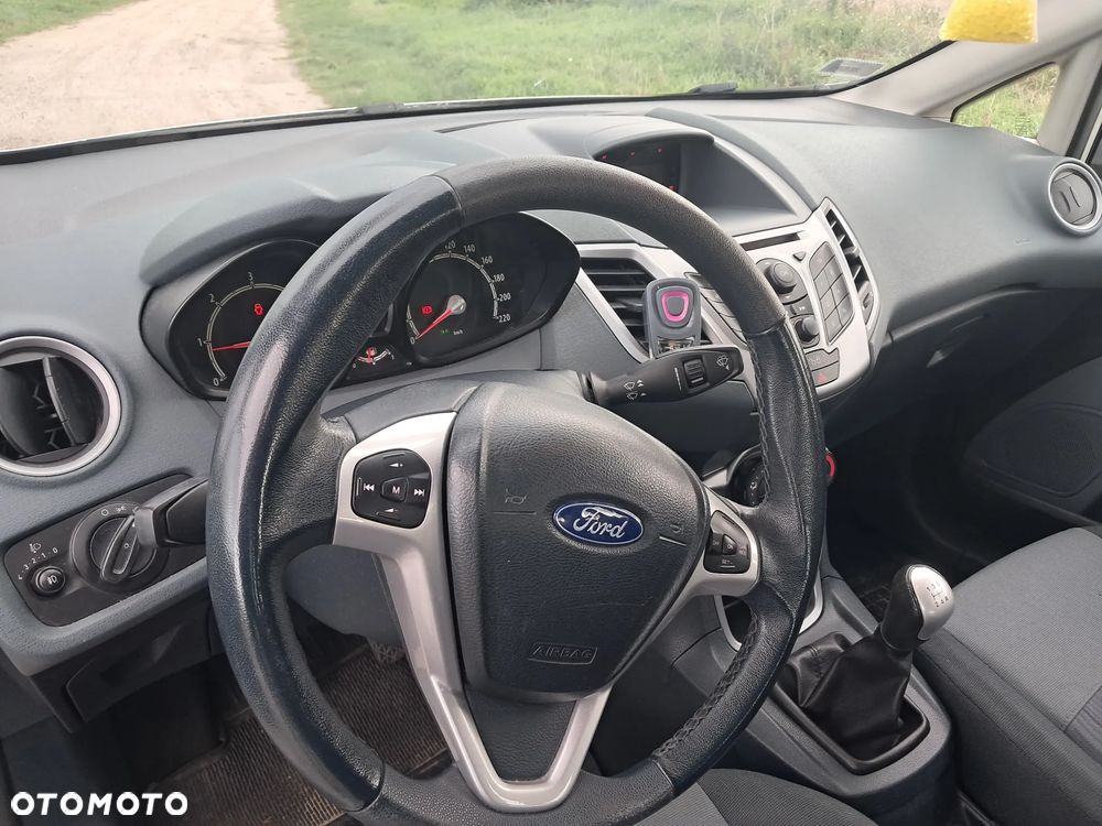 Ford Fiesta 1.4 TDCi Ambiente - 5