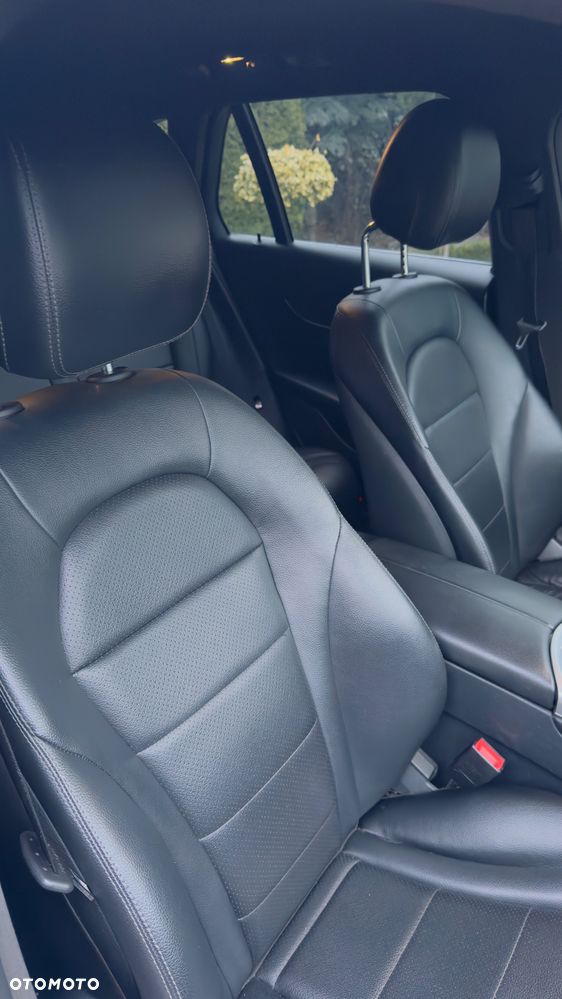 Mercedes-Benz GLC - 30