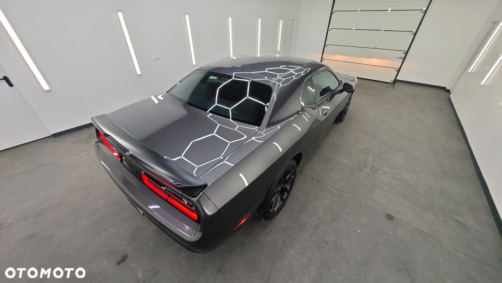 Dodge Challenger - 35