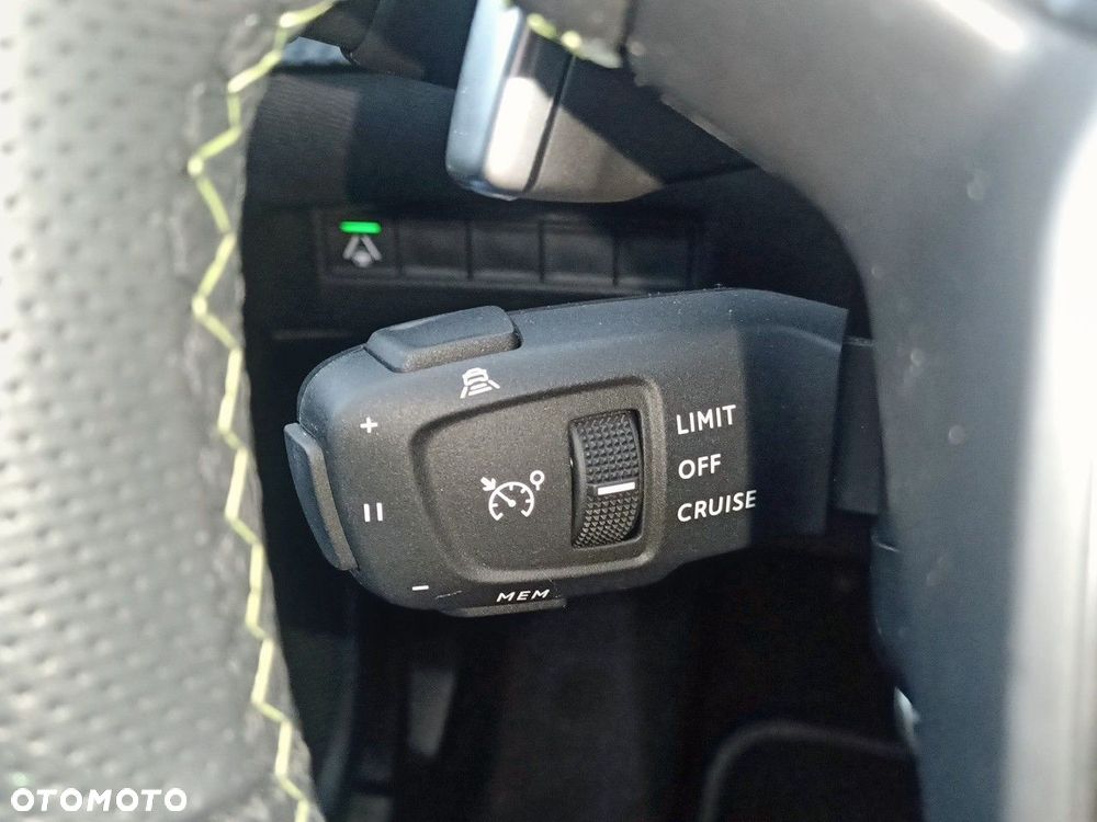 Peugeot 2008 1.2 PureTech GT S&S EAT8 - 22