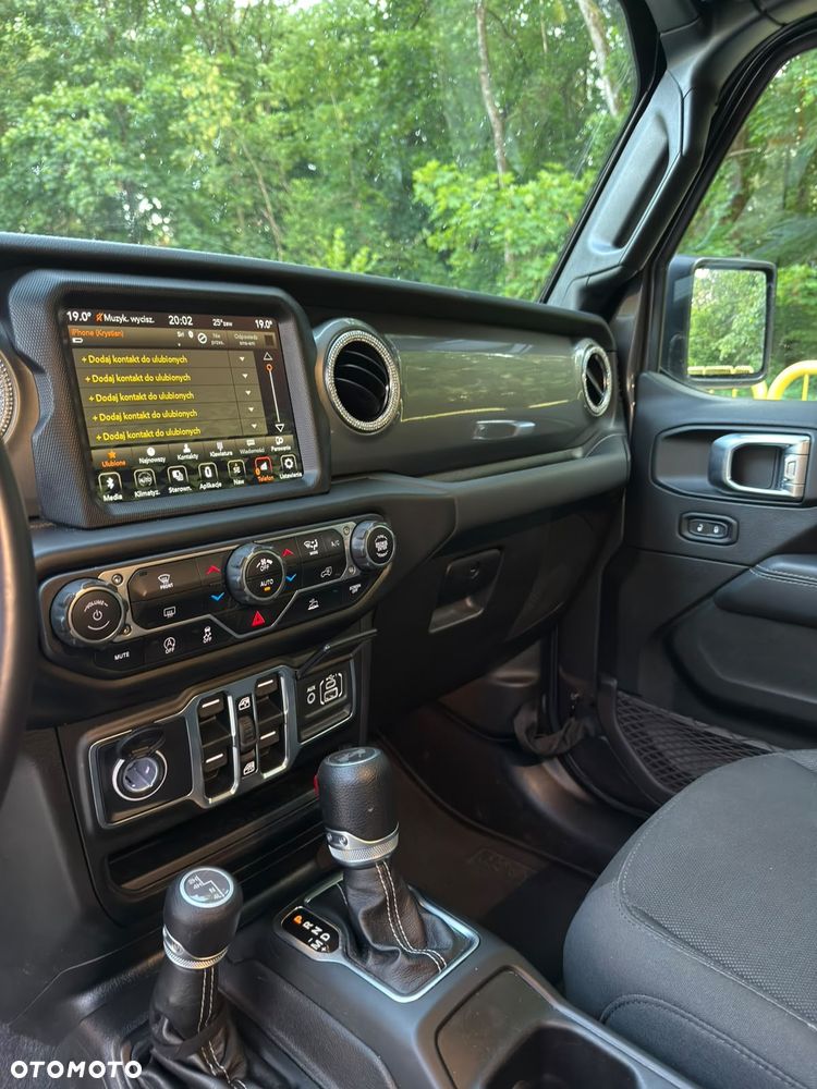 Jeep Wrangler - 12
