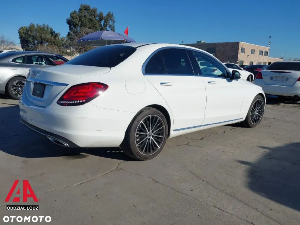 Mercedes-Benz Klasa C 300 9G-TRONIC - 6