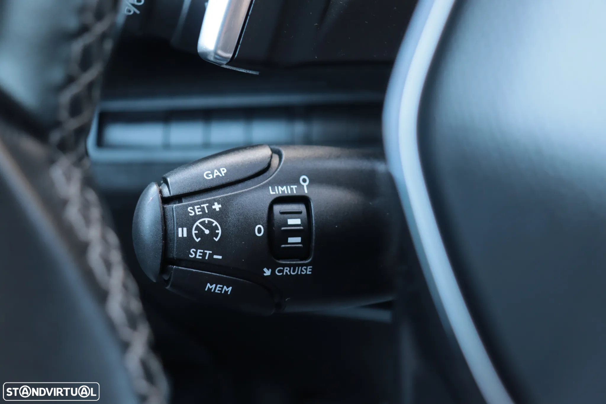 Peugeot 5008 1.2 PureTech Allure EAT8 - 27