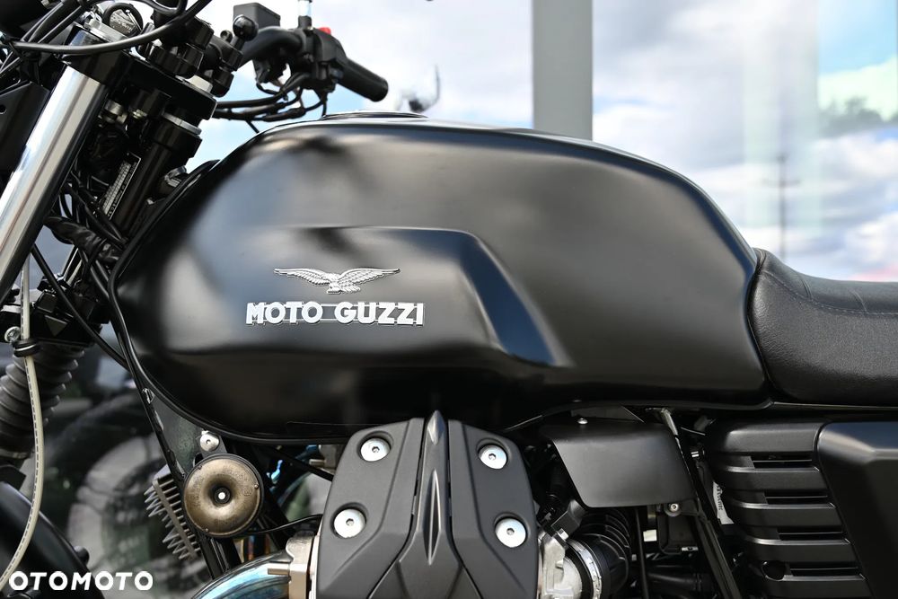 Moto Guzzi V7 - 13