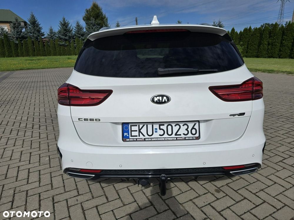 Kia Ceed - 13