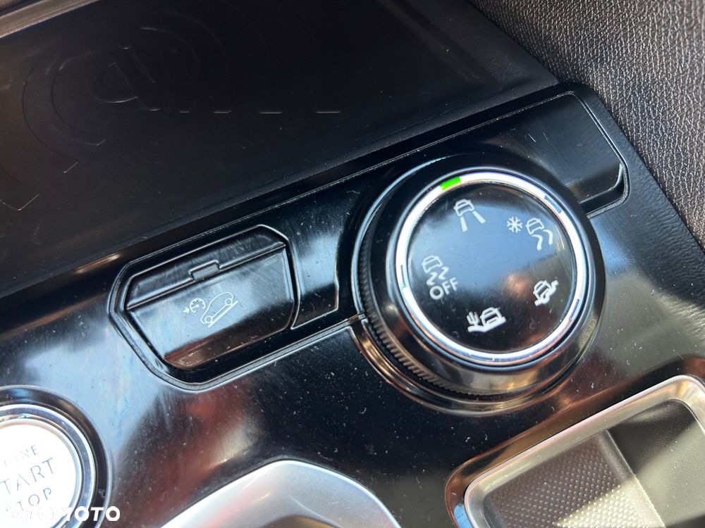 Peugeot 5008 2.0 BlueHDi Road Trip S&S EAT8 - 24