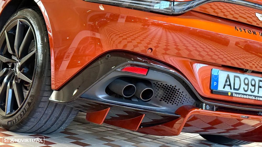 Aston Martin Vantage Coupe 4.0 Twin-Turbo V8 - 18