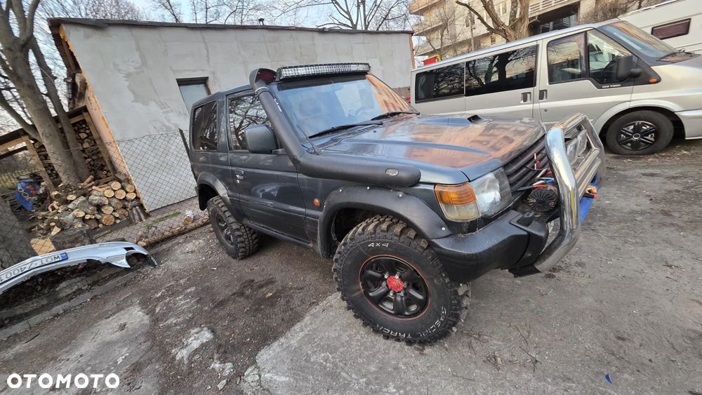 Mitsubishi Pajero - 23