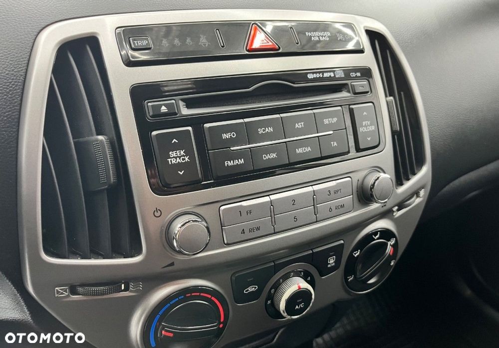 Hyundai i20 - 23