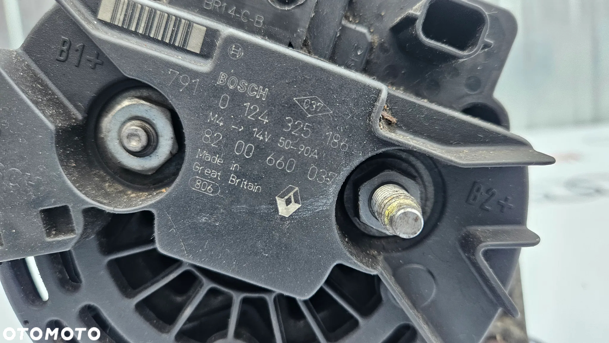Renault Twingo 2 II 1.2 TCE Alternator 8200660037 BOSCH 90A - 7