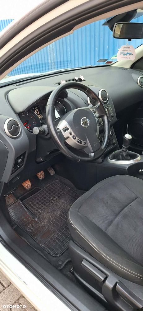 Nissan Qashqai - 25