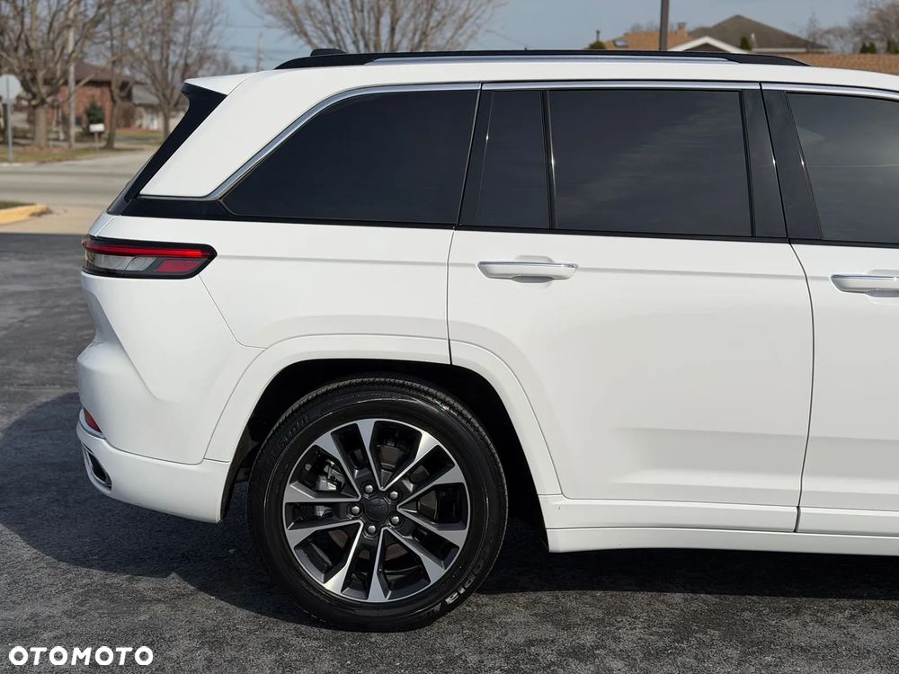 Jeep Grand Cherokee - 11