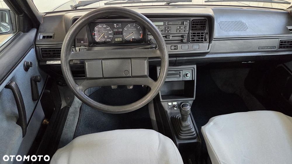 Volkswagen Passat - 11