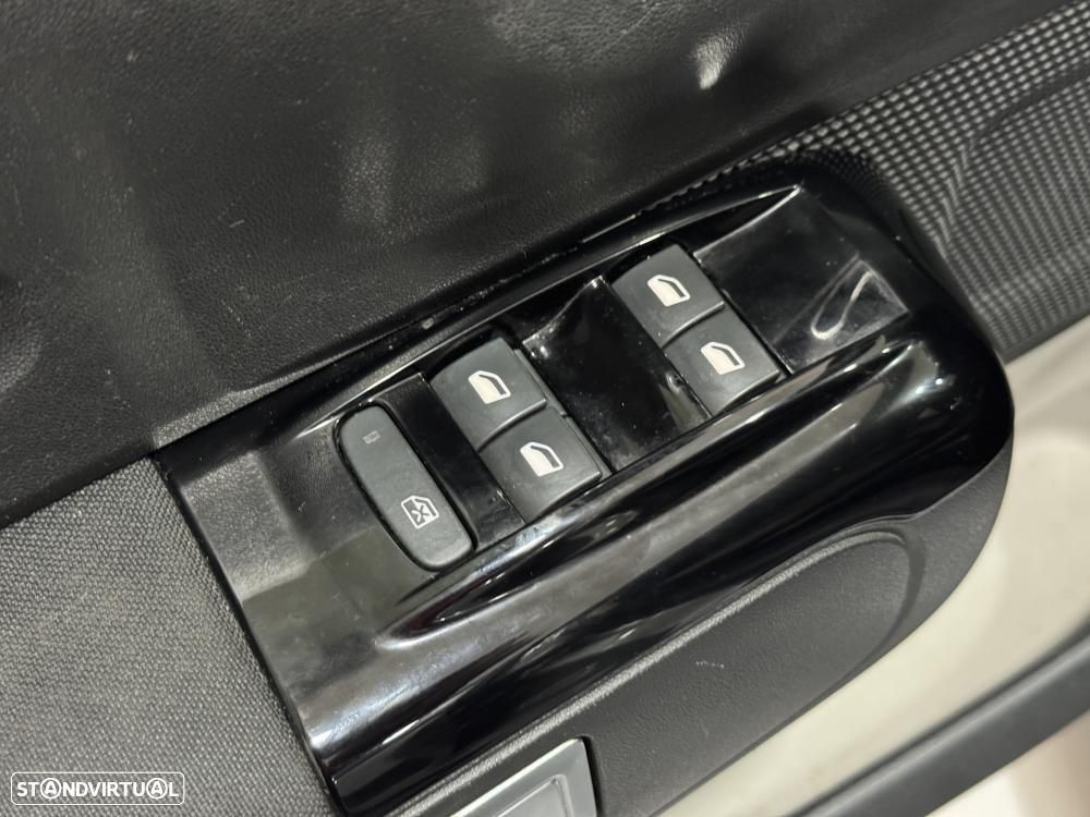 Citroën C3 1.2 PureTech Shine - 25