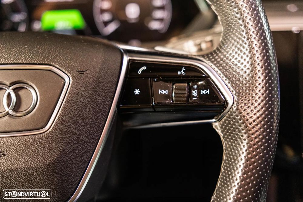 Audi e-tron 55 quattro - 25