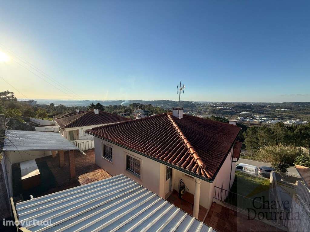 Moradia T3+1 com garagem - na encosta do Logo de Deus - Grande imagem: 5/29