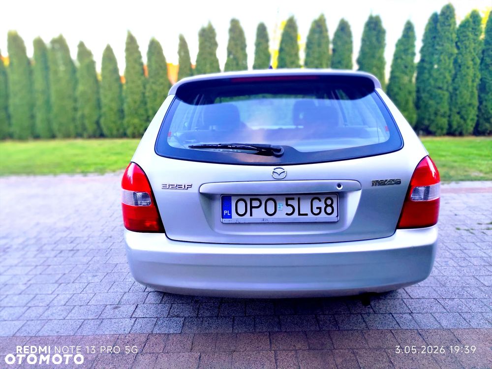 Mazda 323F - 10